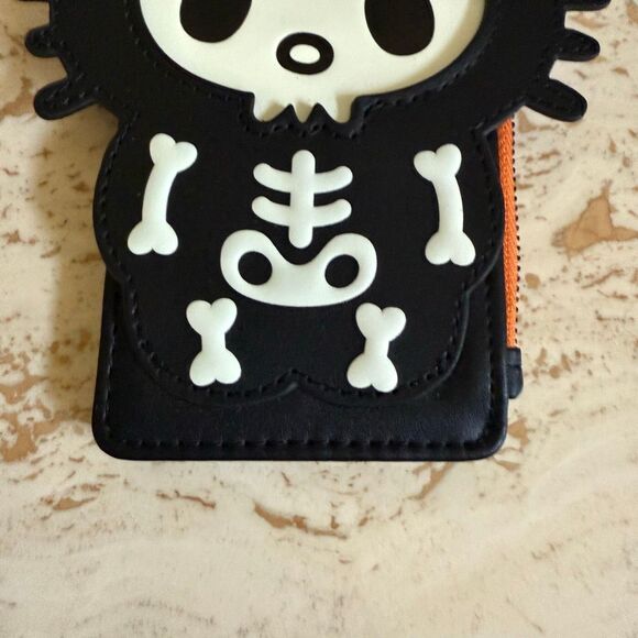 Hello Kitty x Loungefly skeleton card wallet - Picture 9 of 10